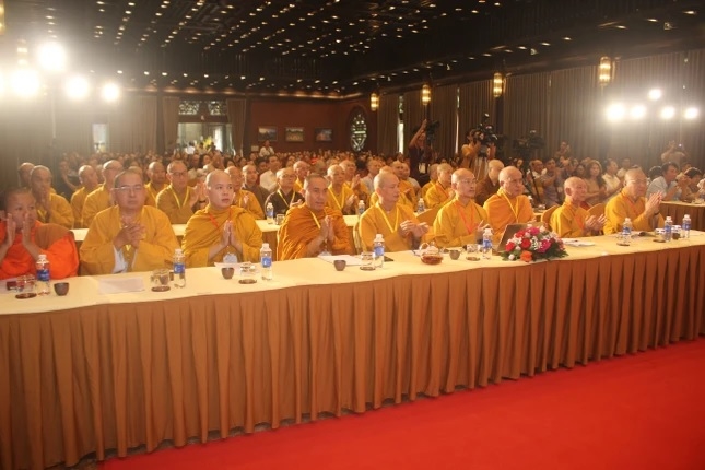 Chư tăng ni tham dự Hội thảo
