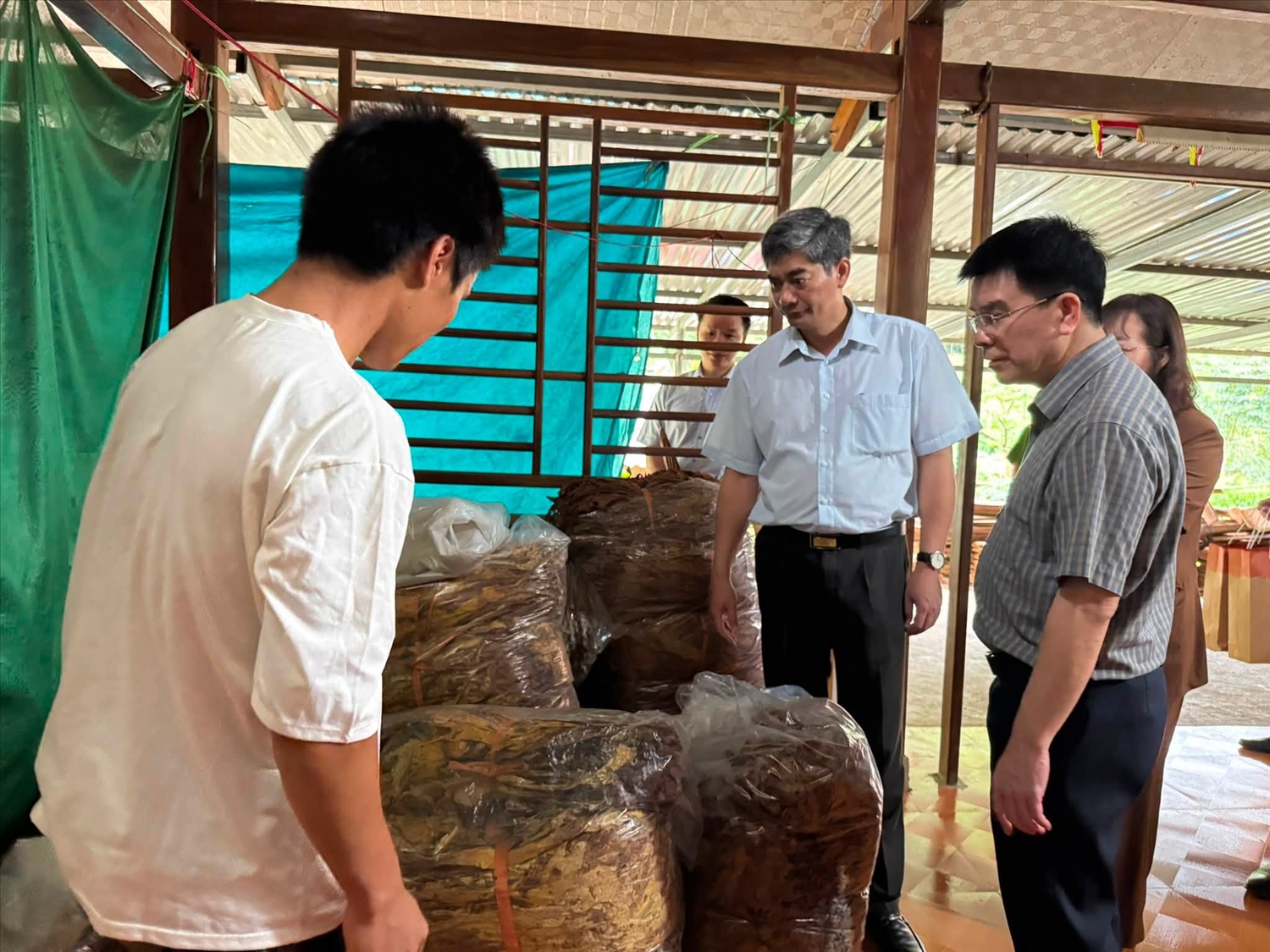 Thứ trưởng Bộ Dân tộc và Tôn giáo Y Vinh Tor kiểm tra tình hình thực hiện Chương trình MTQG xây dựng nông thôn mới, giảm nghèo bền vững và phát triển kinh tế - xã hội vùng đồng bào dân tộc thiểu số và miền núi tại xã Hòa An, tỉnh Cao Bằng (tháng 7/2026)