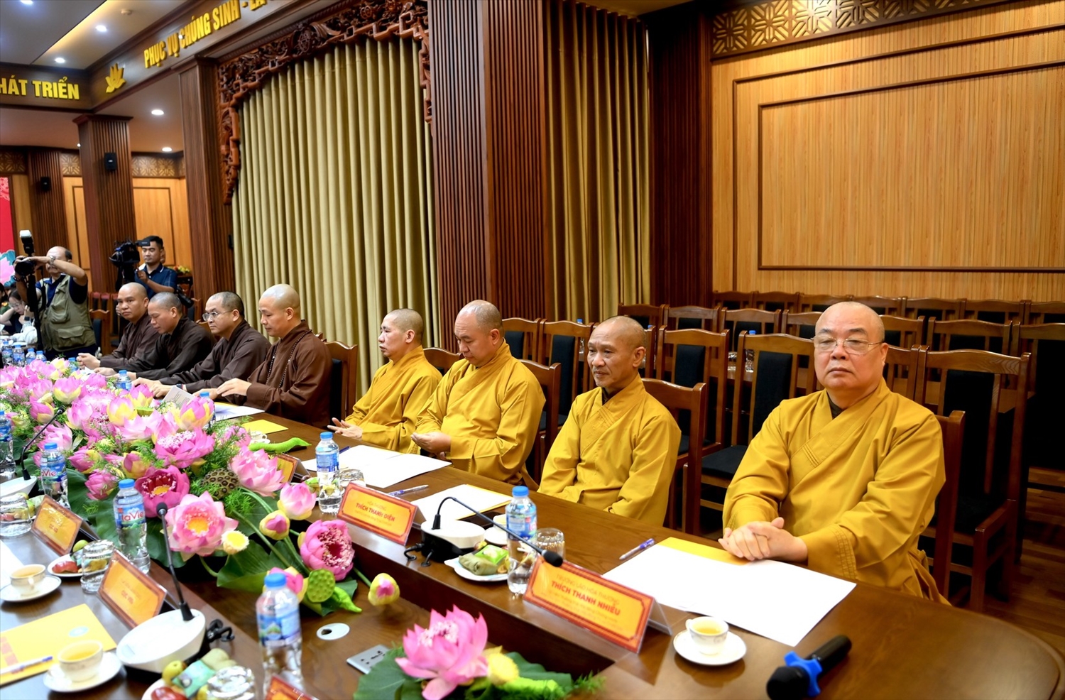 Chư tôn đức Giáo hội Phật giáo Việt Nam tham dự Hội nghị