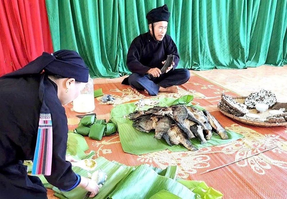 Lễ mừng cơm mới là dịp đồng bào La Chí tri ân Tổ tiên, tạ ơn đất trời, cầu mong mùa màng tươi tốt, cuộc sống no đủ, bình an. Ảnh minh họa