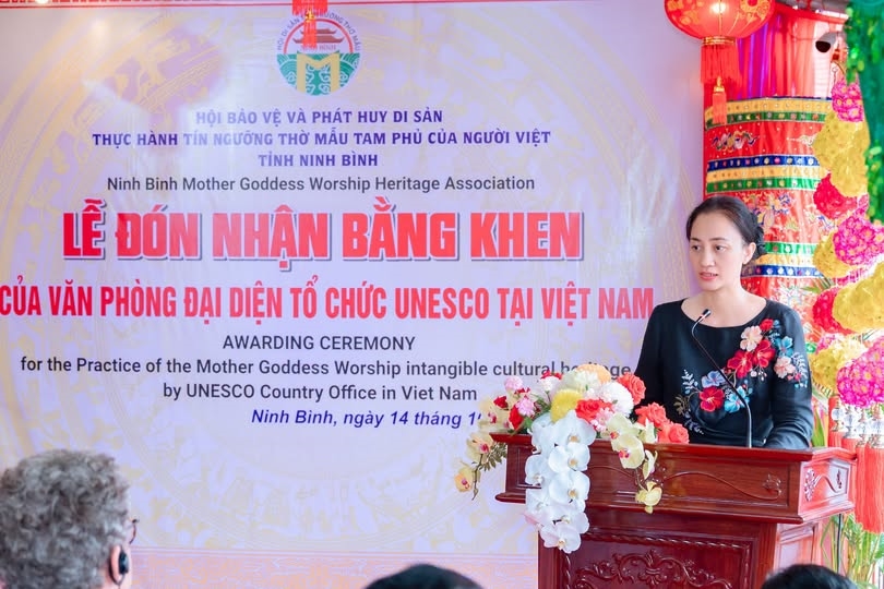 Bà Phạm Thị Thanh Hường phát biểu tại buổi lễ