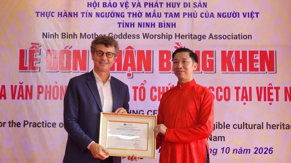 Thanh đồng Phạm Hải Hưng nhận Bằng khen của UNESCO