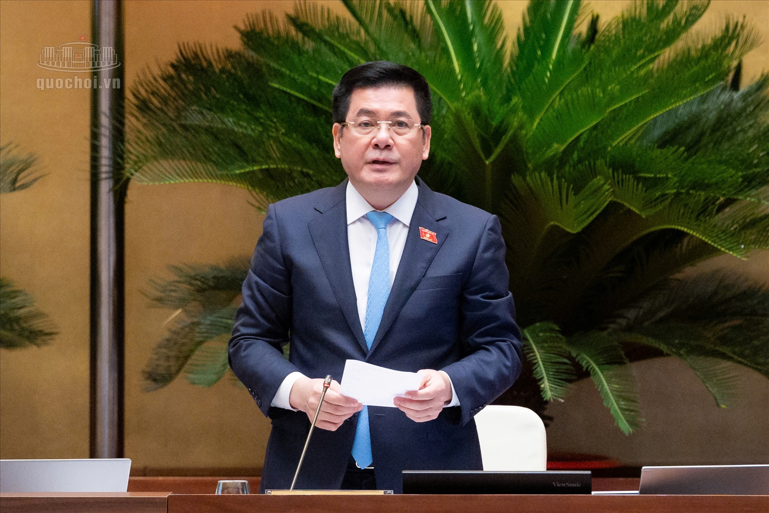Phó Chủ tịch Quốc hội Nguyễn Hồng Diên điều hành nội dung phiên họp