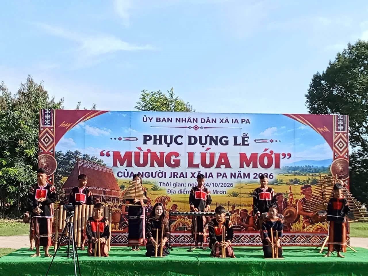Lễ Mừng lúa mới là dịp để cộng đồng người Gia-rai cùng nhìn lại thành quả lao động, chia sẻ niềm vui, củng cố tình đoàn kết