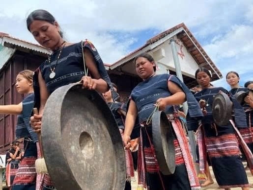 Chiêng tha vang lên mang đến những điều tốt lành, hạnh phúc cho gia chủ