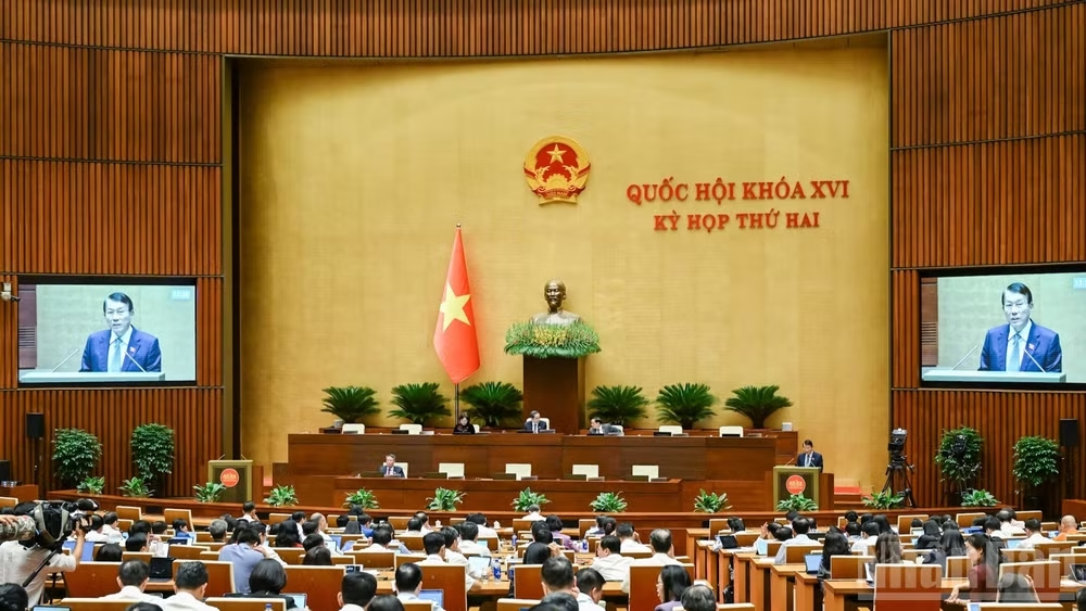 Quang cảnh phiên họp toàn thể ở hội trường tại Kỳ họp thứ 2, Quốc hội khóa XVI. (Ảnh: DUY LINH)