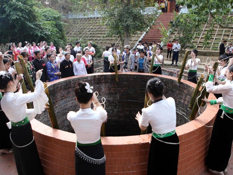 Mó nước nàng Han - địa điểm gắn với truyền thuyết về nữ tướng tài ba của đồng bào Thái Trắng, mang ý nghĩa linh thiêng trong đời sống tín ngưỡng và văn hóa cộng đồng