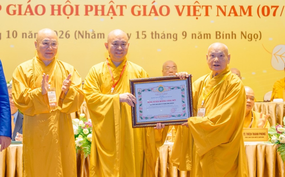 Giáo hội Phật giáo Việt Nam trao Bằng tuyên dương công đức đến tập thể Ban Phật giáo Quốc tế Trung ương