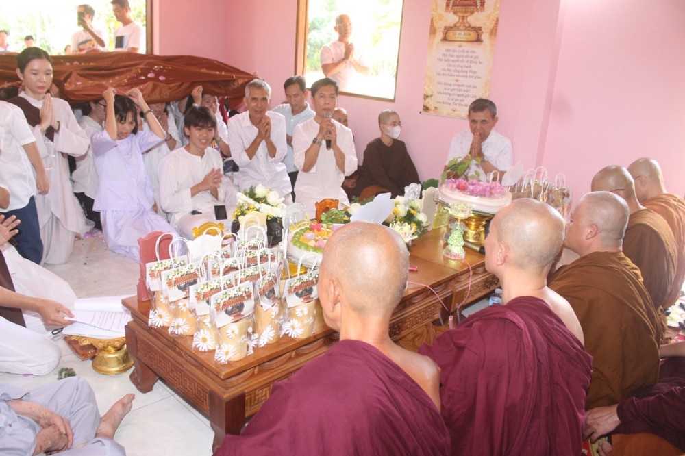 Lễ Dâng y Kathina theo truyền thống Phật giáo Nguyên thủy tại thiền viện Tâm Không