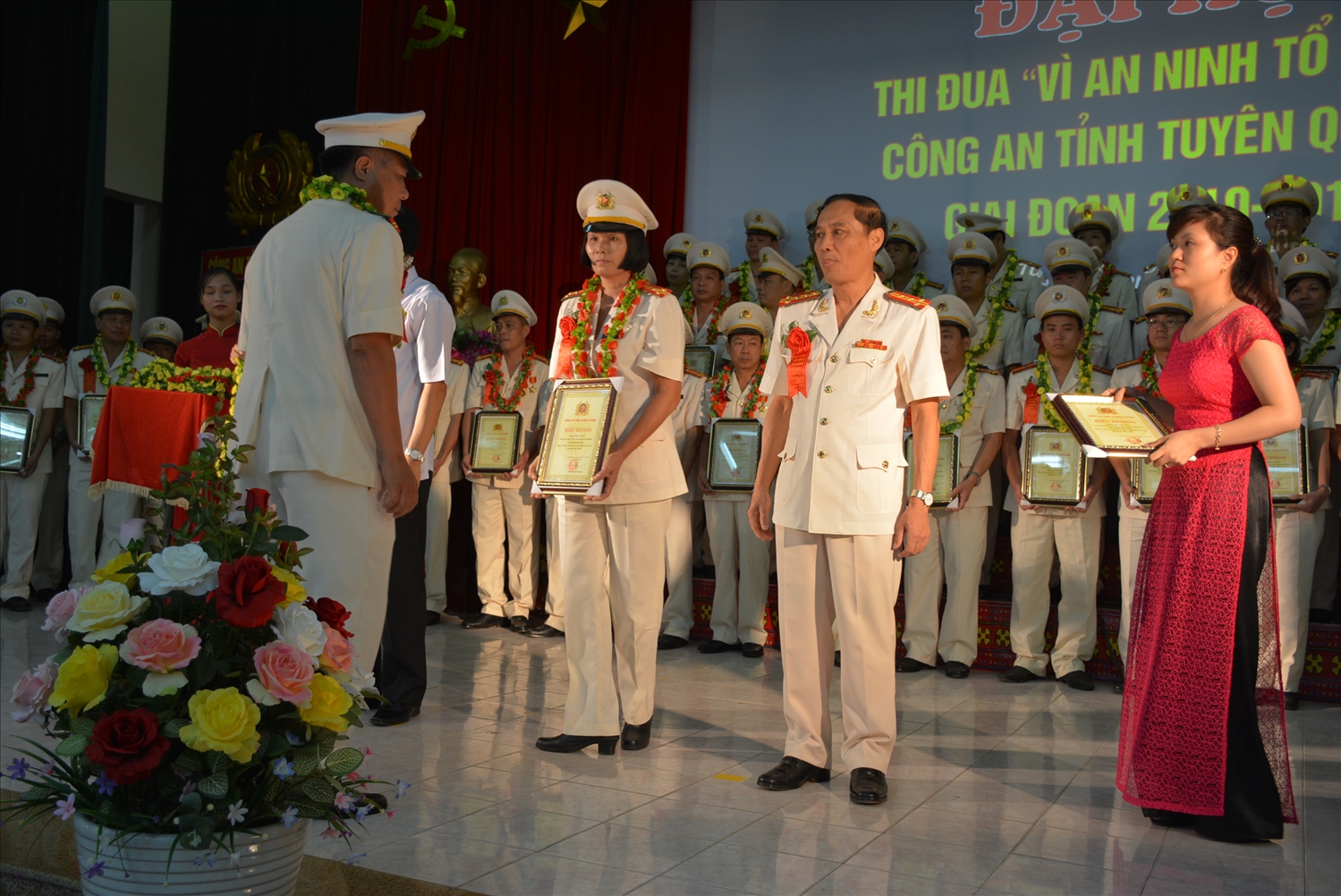 Thượng tá Hà Thị Chúc được vinh danh tại Đại hội thi đua Vì an ninh Tổ quốc do Công an tỉnh Tuyên Quang tổ chức năm 2018