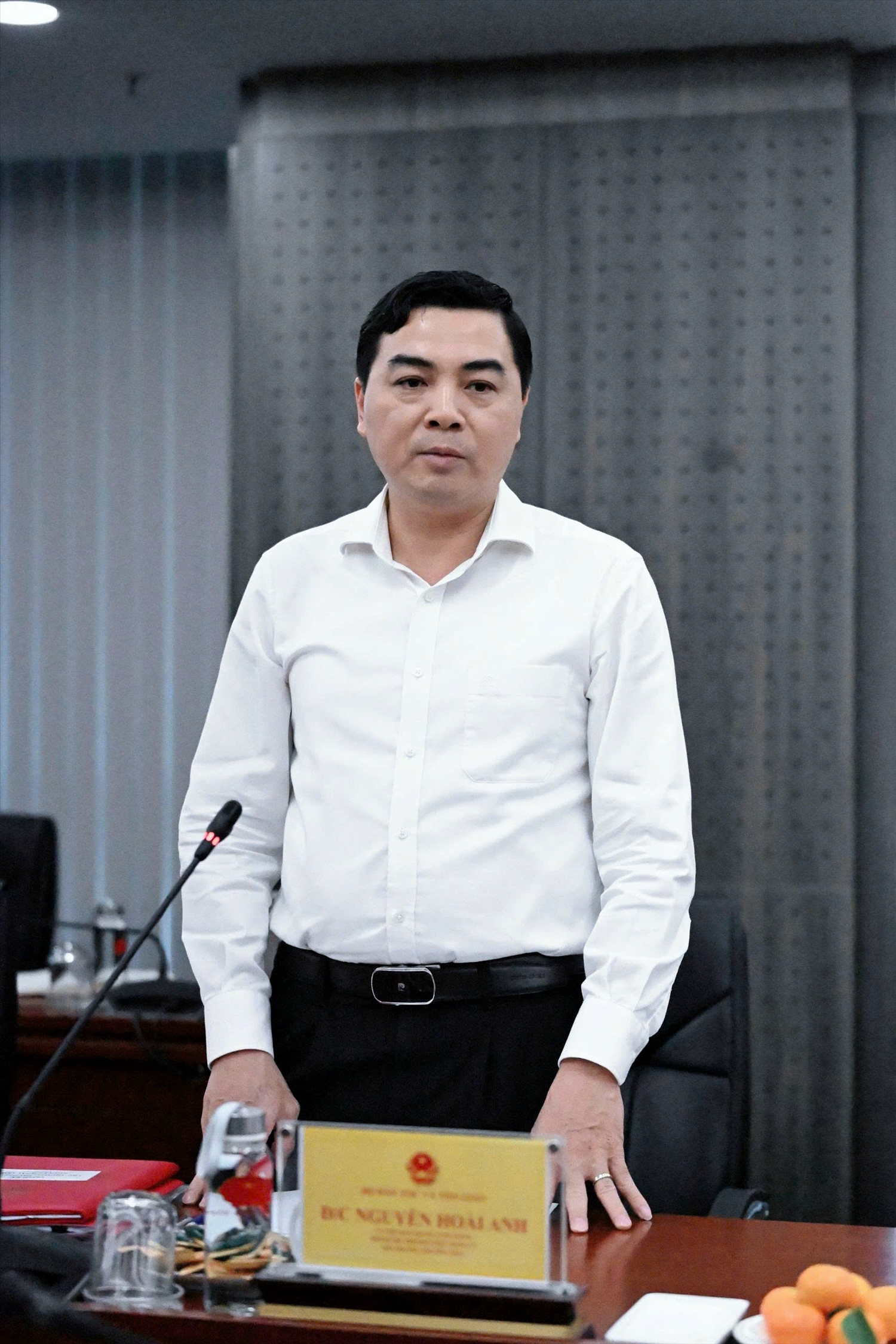 Thứ trưởng Thường trực Bộ Dân tộc và Tôn giáo, Ủy viên Hội đồng phối hợp phổ biến giáo dục pháp luật, Chủ tịch Hội đồng phối hợp phổ biến giáo dục pháp luật của Bộ Dân tộc và Tôn giáo Nguyễn Hoài Anh phát biểu tại buổi làm việc
