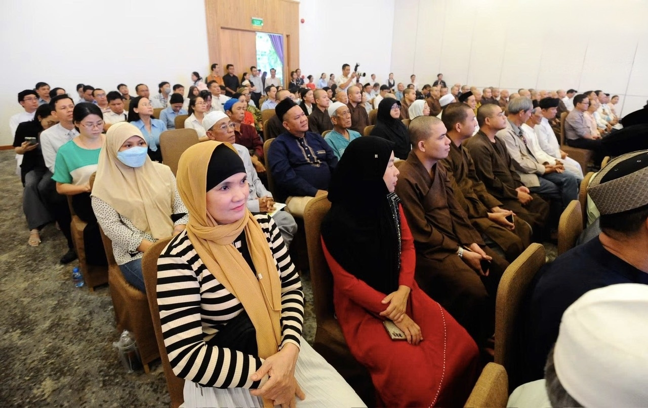 Các đại biểu tham dự Hội thảo Chuyển đổi số trong gìn giữ bản sắc và thúc đẩy phát triển lĩnh vực dân tộc - tôn giáo
