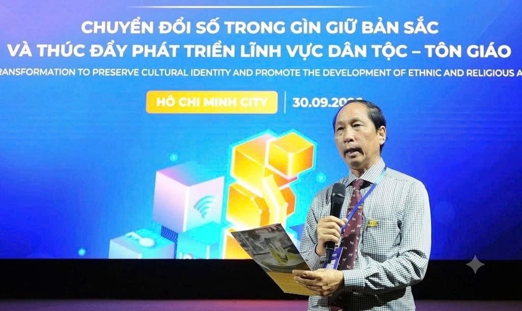 Ông Vũ Anh Tuấn, Phó Chủ tịch, Tổng Thư ký Hội Tin học Thành phố Hồ Chí Minh đề xuất xây dựng lộ trình số hóa dựa trên nhu cầu thực tế của từng cơ sở, cộng đồng