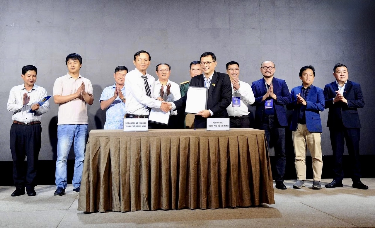 Lễ ký kết Biên bản ghi nhớ hợp tác (MOU) giữa Sở Dân tộc và Tôn giáo Thành phố Hồ Chí Minh và Hội Tin học Thành phố Hồ Chí Minh