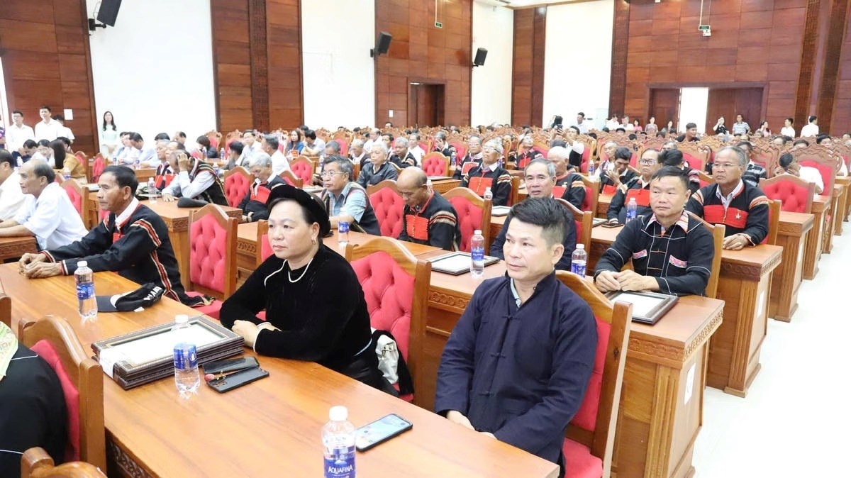 Già làng, Người có uy tín tỉnh Đắk Lắk dự Hội nghị