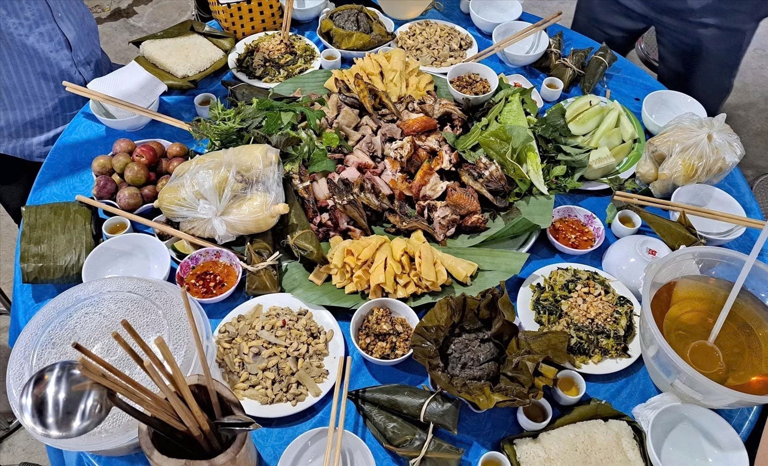 Du khách đến Mường Chọng được thưởng thức nhiều ẩm thực mang đậm hương vị núi rừng miền tây xứ Nghệ