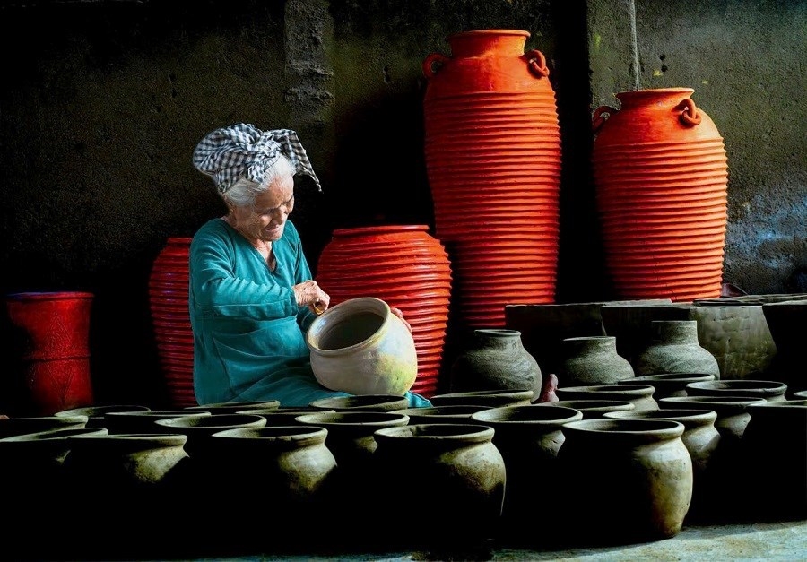 Du khách trải nghiệm nghề gốm đặc sắc trong văn hóa ẩm thực Chăm