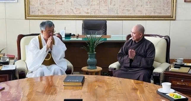Ngài Na Sang Ho và Thượng tọa Thích Đức Thiện