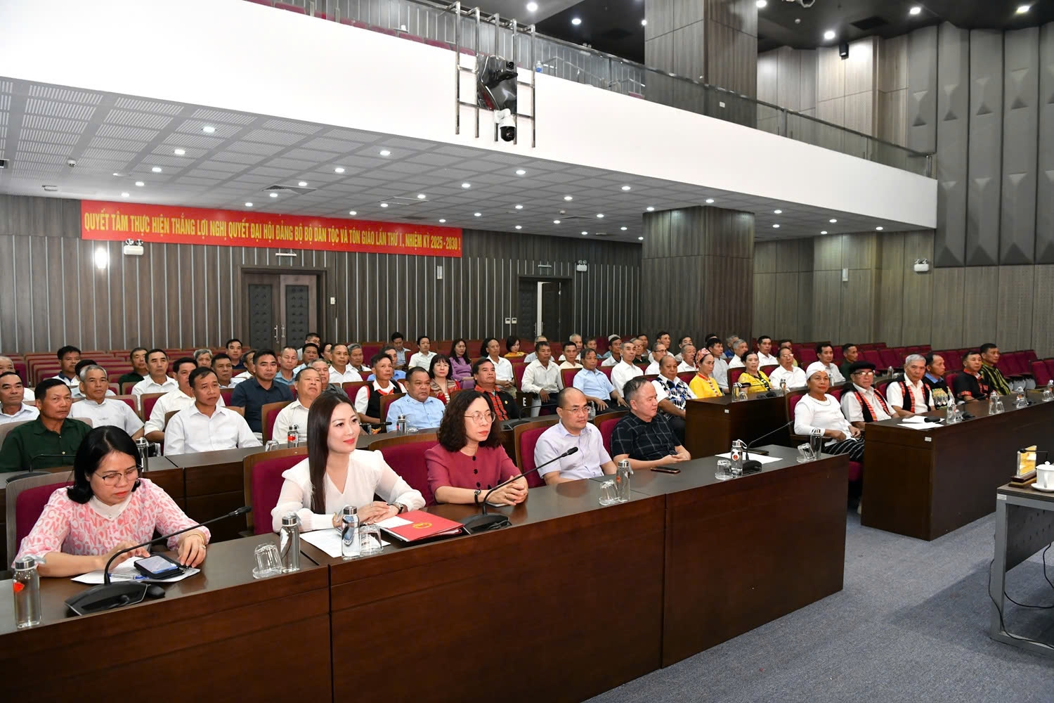 Các đại biểu tham dự buổi gặp mặt Người có uy tín tiêu biểu tỉnh Nghệ An