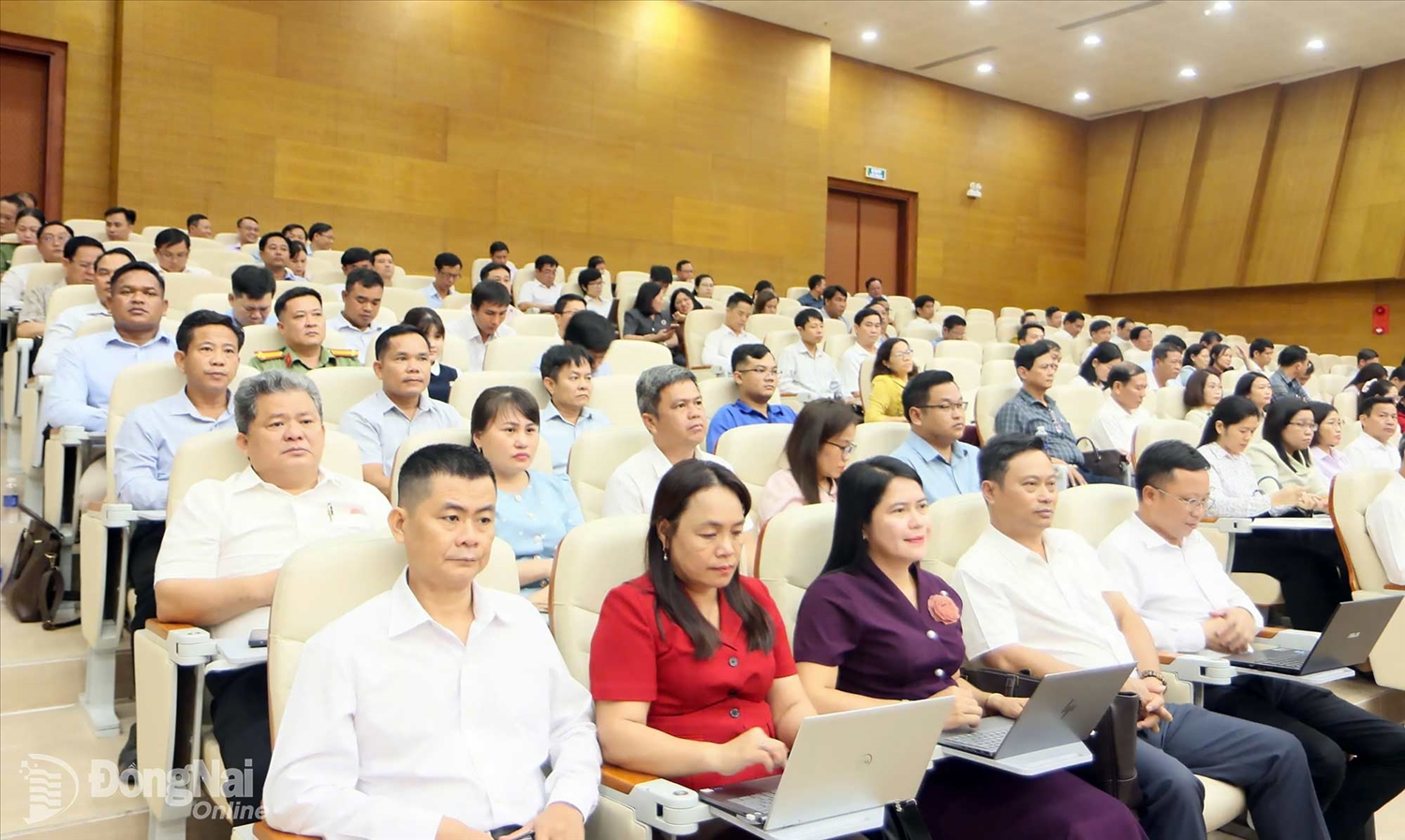 Các đại biểu tham dự Hội nghị cập nhật kiến thức về công tác dân tộc, công tác tôn giáo trong tình hình mới; triển khai các văn bản mới về công tác dân tộc, công tác tôn giáo năm 2026, ngày 28-9. Ảnh: Văn Truyên