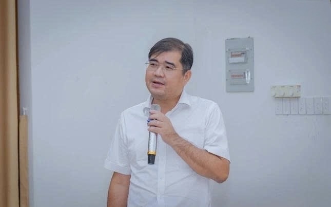 Ông Nguyễn Thế Tùng Lâm - Phó Chi cục trưởng Chi cục Bảo vệ Môi trường, Sở Nông nghiệp và Môi trường Thành phố Hồ Chí Minh chia sẻ chuyên đề hướng đến cơ sở tôn giáo xanh, sạch, đẹp, thân thiện với môi trường