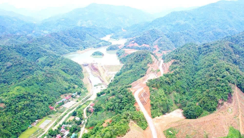 Hồ Nặm Cắt (xã Phong Quang, tỉnh Thái Nguyên) có dung tích hơn 12 triệu m3, được quy hoạch là khu du lịch sinh thái cấp tỉnh giai đoạn 2021-2030, định hướng đến năm 2050