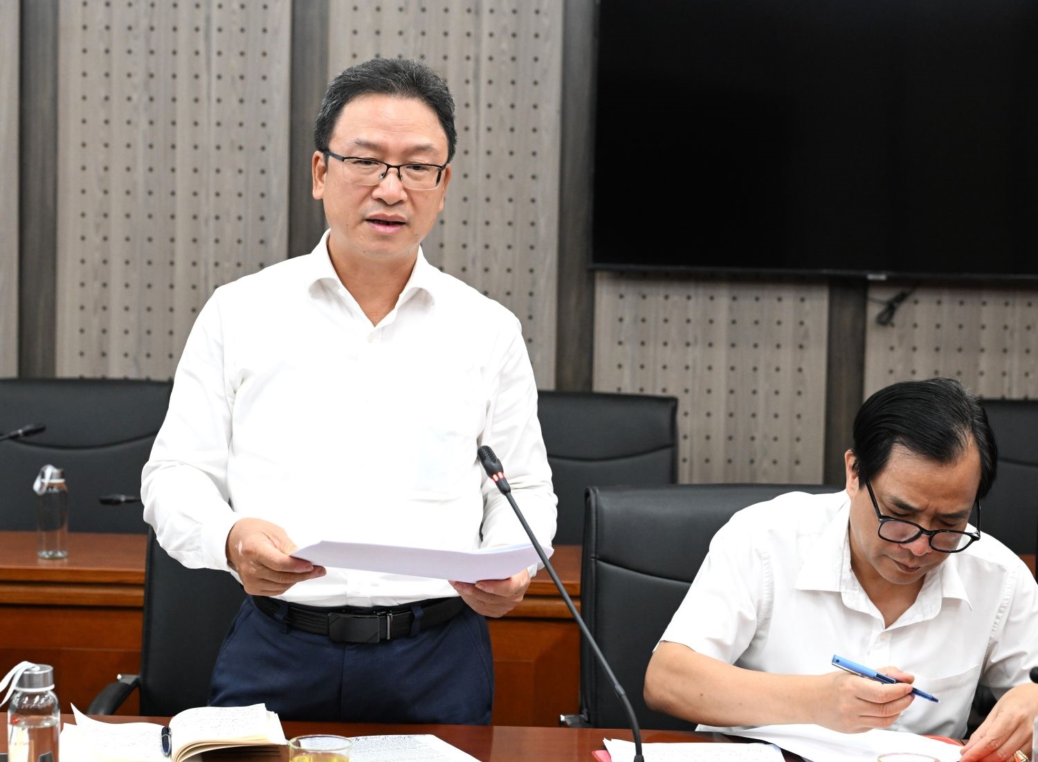 Ông Nguyễn Văn Thanh, Trưởng ban Ban Dân tộc và Tôn giáo, Ủy ban Trung ương Mặt trận Tổ quốc Việt Nam phát biểu tại cuộc họp