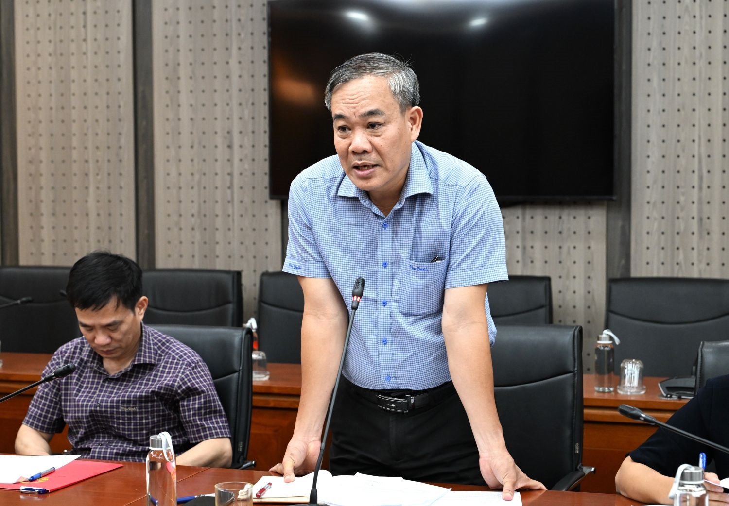 Ông Nguyễn Duy Tân, Phó Giám đốc Sở Dân tộc và Tôn giáo Thành phố Hồ Chí Minh phát biểu tại cuộc họp