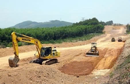 Công trình giao thông nông thôn được triển khai từ nguồn vốn Chương trình mục tiêu quốc gia giai đoạn 2021-2025 kéo dài sang năm 2026, góp phần hoàn thiện hạ tầng và thúc đẩy phát triển kinh tế - xã hội tại địa phương