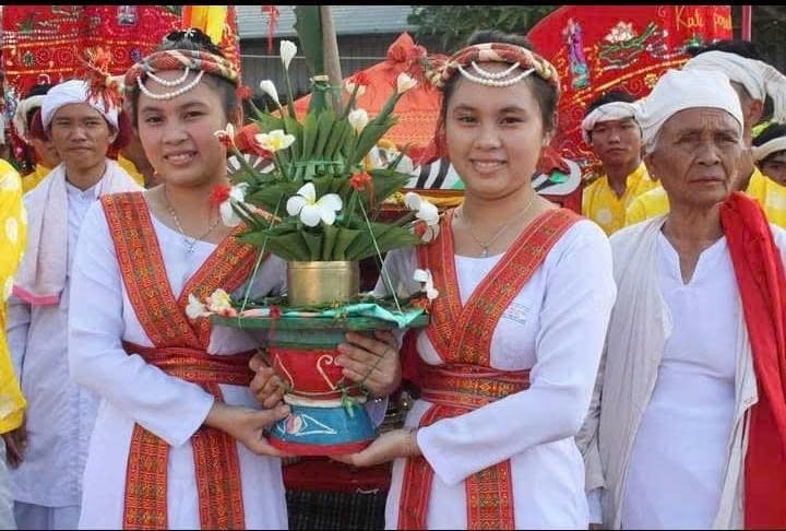 Tại lễ hội Ka-tê, người Chăm tỉnh Lâm Đồng dâng lễ lên các vị thần linh, tiền nhân, ông bà Tổ tiên và cầu mong mưa thuận gió hòa, mùa màng bội thu, gia đạo bình an, vạn vật sinh sôi nảy nở