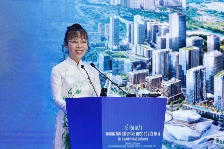 Bà Nguyễn Thị Phương Thảo, Chủ tịch kiêm Tổng Giám đốc Tập đoàn SOVICO, Phó Chủ tịch Thường trực HĐQT HDBank phát biểu - Ảnh: VGP/Nhật Bắc