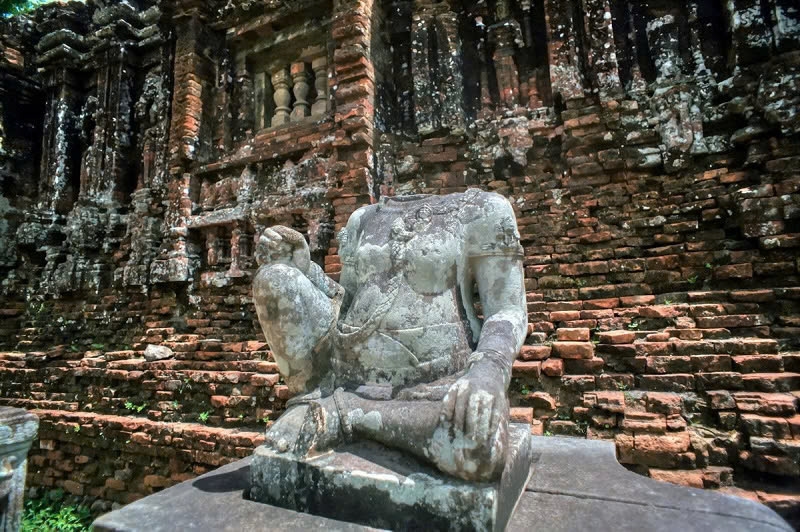 Thánh địa Mỹ Sơn còn là nơi lưu giữ những tác phẩm nghệ thuật điêu khắc quý giá của người Chăm