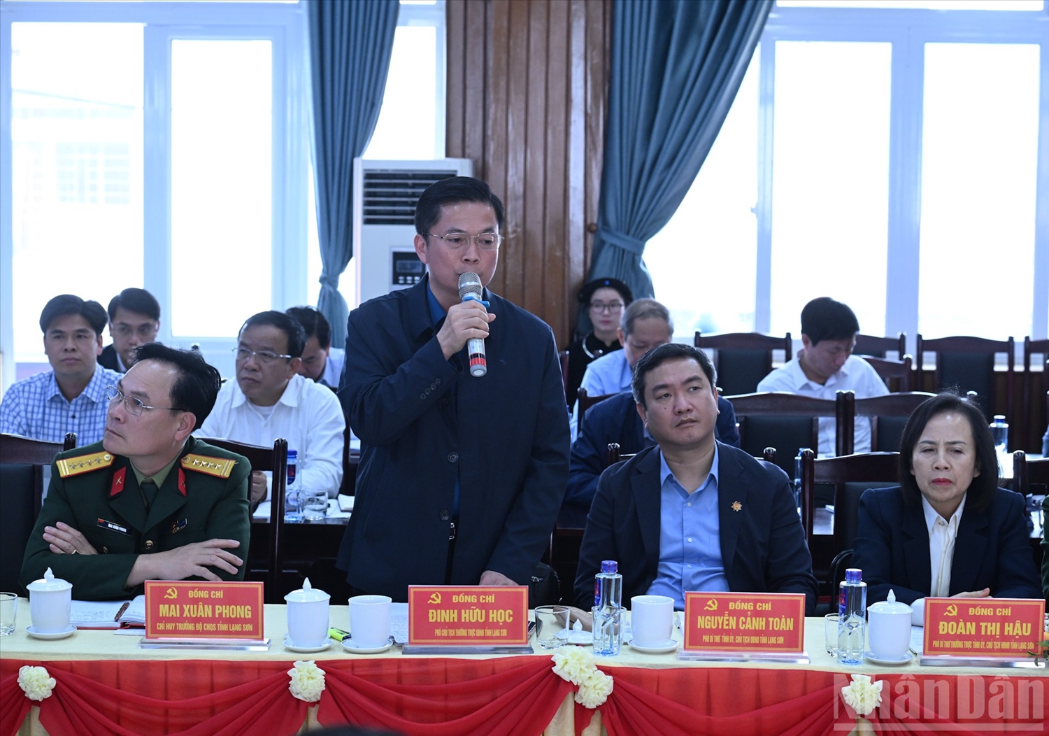 Phó Chủ tịch Thường trực Ủy ban nhân dân tỉnh Lạng Sơn﻿ Đinh Hữu Học phát biểu tại buổi làm việc.