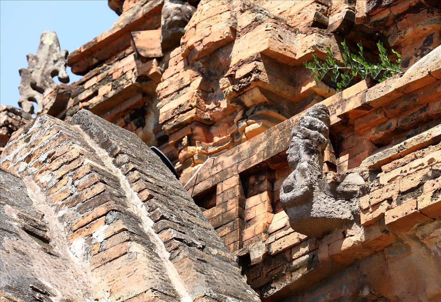 Lối điêu khắc đặc trưng của nền văn hóa Chăm