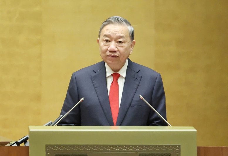 Tổng Bí thư Tô Lâm phát biểu chỉ đạo tại Hội nghị toàn quốc nghiên cứu, học tập, quán triệt và triển khai thực hiện Nghị quyết số 79 và 80 - Ảnh VGP/Nhật Bắc