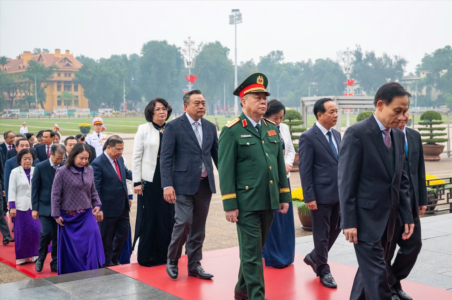 Lãnh đạo Đảng, Nhà nước vào Lăng viếng Chủ tịch Hồ Chí Minh nhân kỷ niệm 96 năm Ngày thành lập Đảng Cộng sản Việt Nam 2