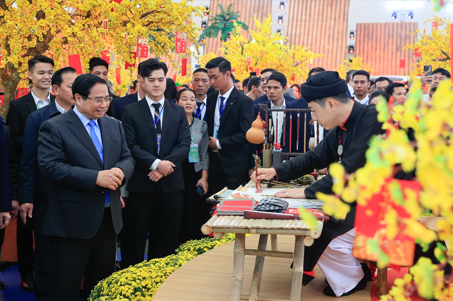 Thủ tướng khai mạc Hội chợ Mùa Xuân lần thứ nhất năm 2026 với 3 kỳ vọng lớn 8