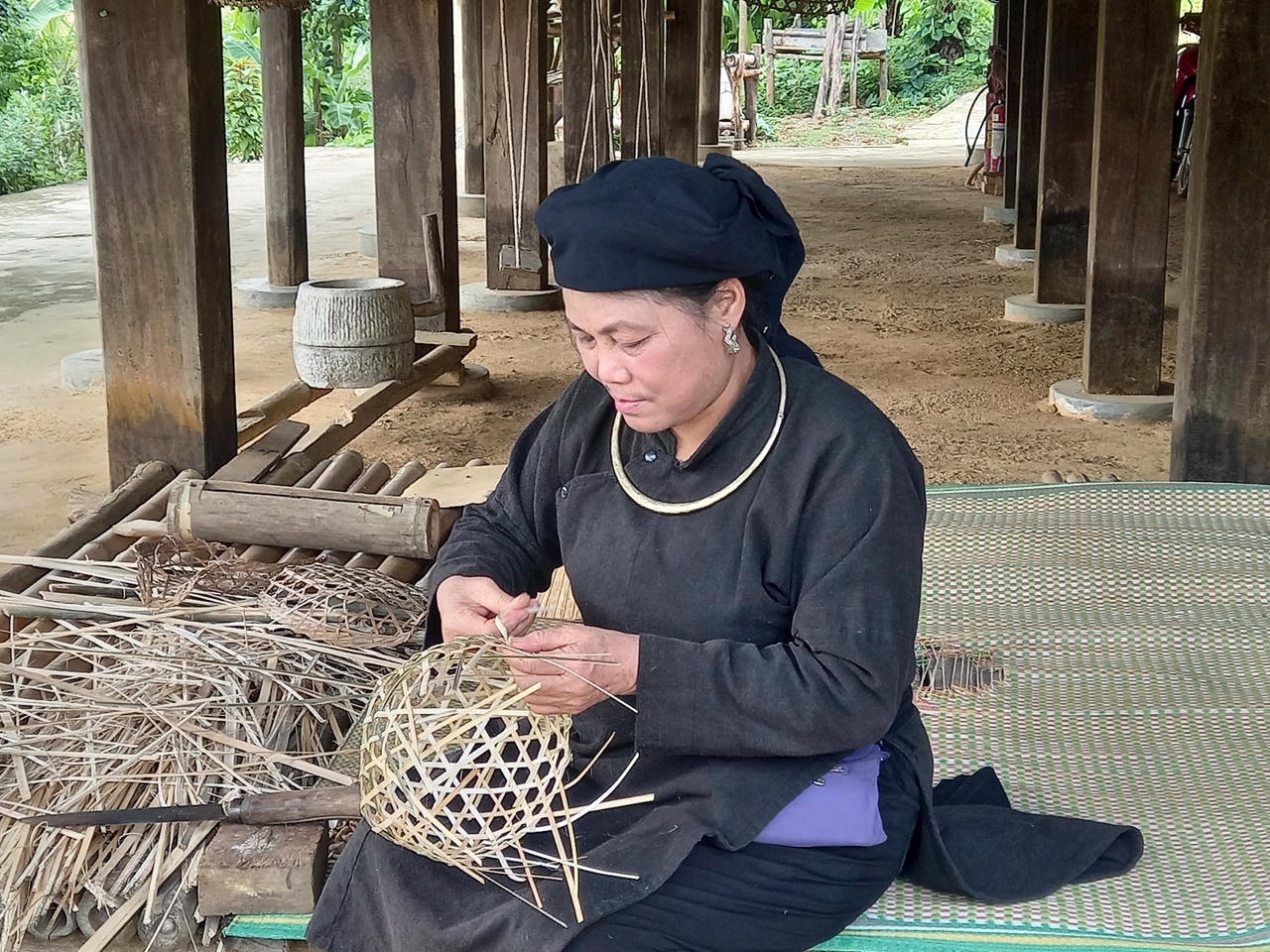 Giữ gìn và phát triển ngôi nhà chung của các dân tộc Việt Nam 2