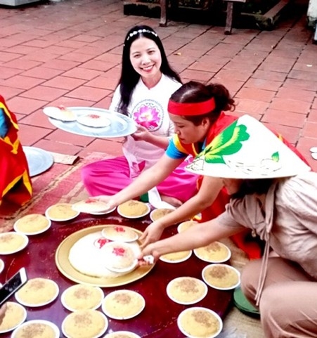 Bánh giầy, chè kho An Lạc được nhân rộng sản xuất sẽ là món quà cho du khách thập phương về tham quan, chiêm bái các di tích tại An Lạc