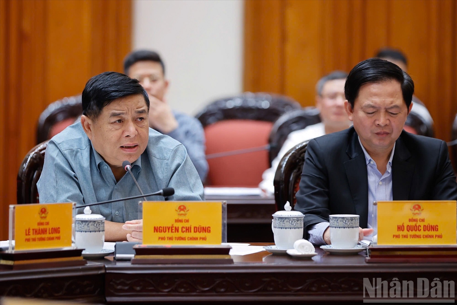 Phó Thủ tướng Nguyễn Chí Dũng phát biểu tại cuộc họp.