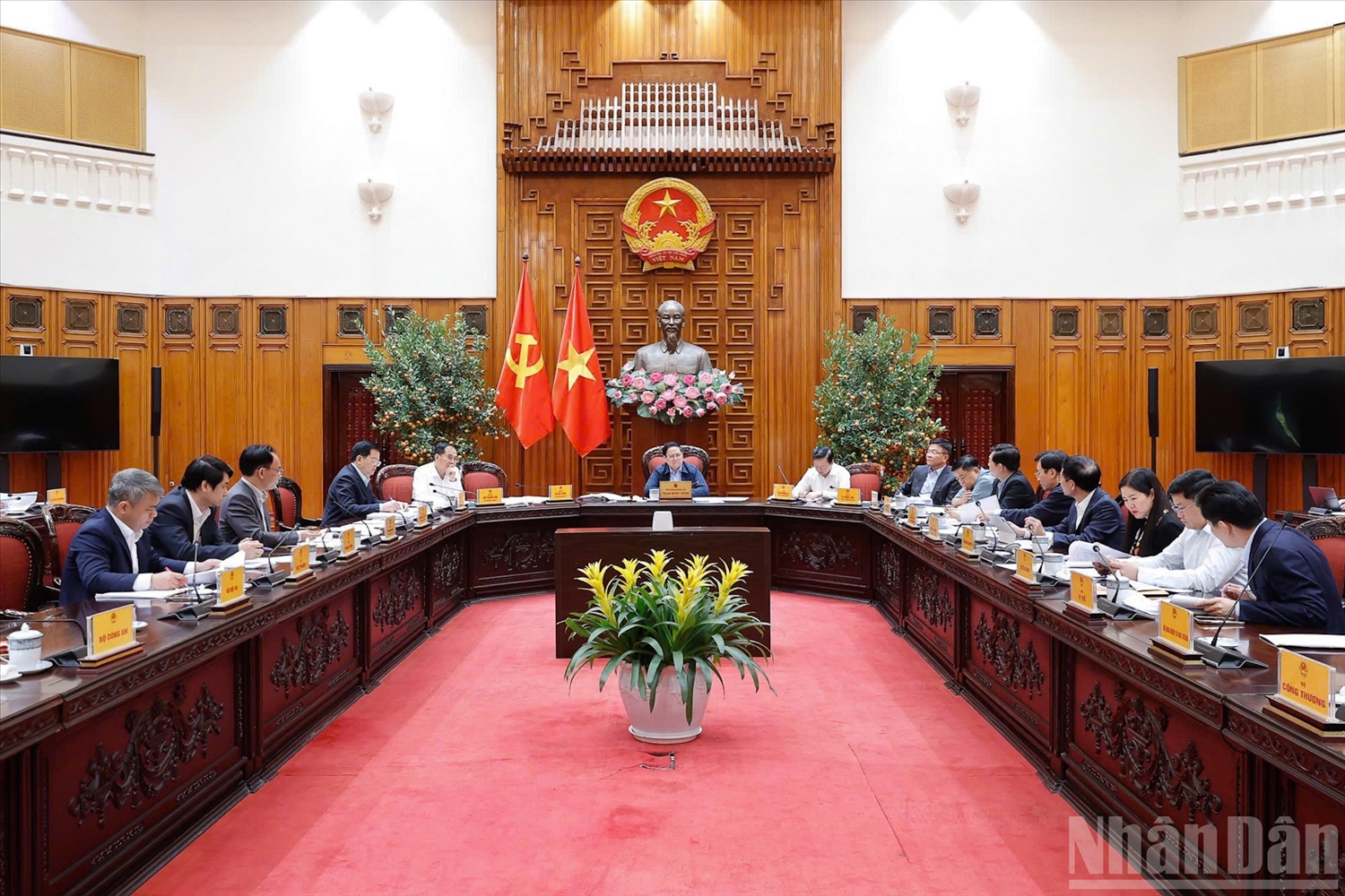 Thủ tướng Chính phủ Phạm Minh Chính chủ trì cuộc họp của Thường trực Chính phủ.