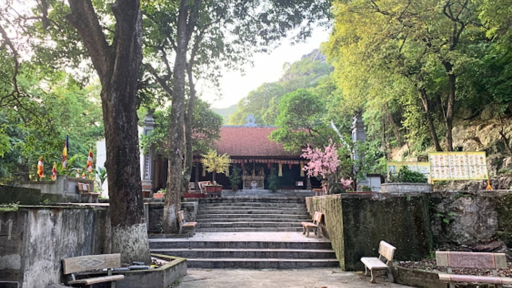 Không chỉ có giá trị về kiến trúc và cảnh quan, chùa Trầm còn lưu giữ nhiều di vật quý