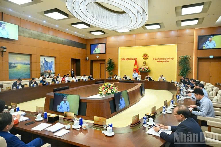 Quang cảnh phiên họp. (Ảnh: DUY LINH)