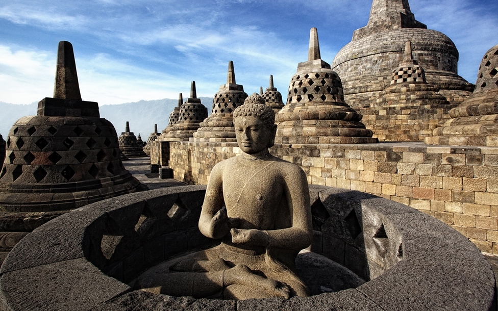 Đền Borobudur là một kỳ quan hiếm có với những công trình nghệ thuật, kiến trúc tinh xảo có giá trị lớn nhất thế giới