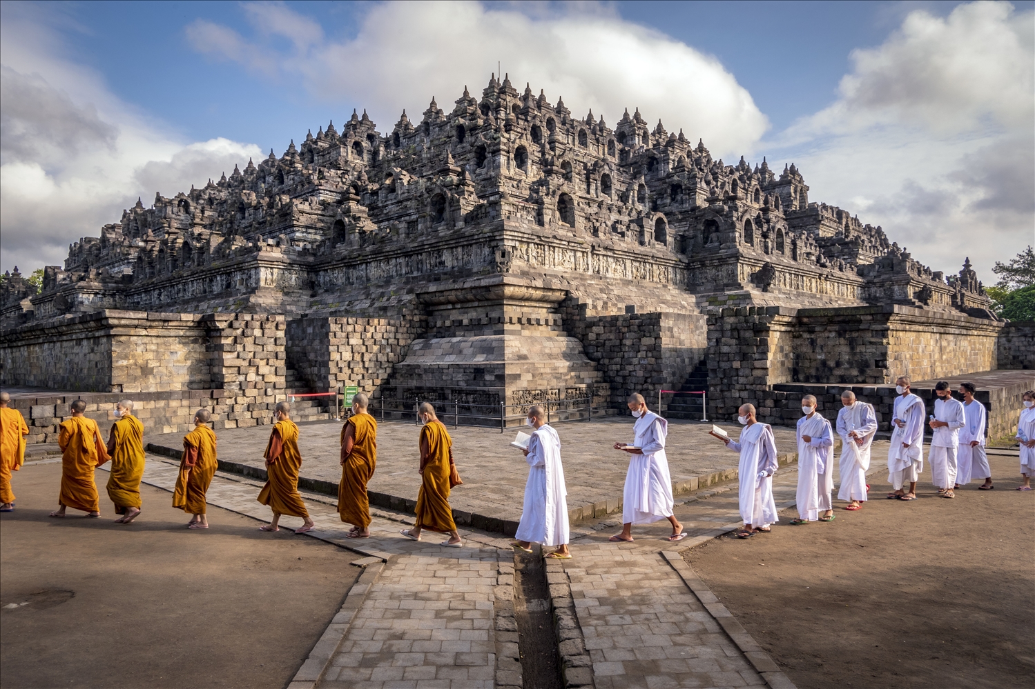  Đền Borobudur là một công trình kiến trúc độc đáo của Indonesia, nơi nuôi dưỡng cho sự phát triển của nền văn hóa Phật giáo cổ đại