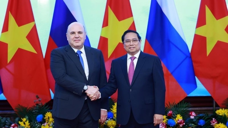 Thủ tướng Phạm Minh Chính và Thủ tướng Liên bang Nga Mikhail Mishustin chụp ảnh chung, ngày 14/1/2025. 
