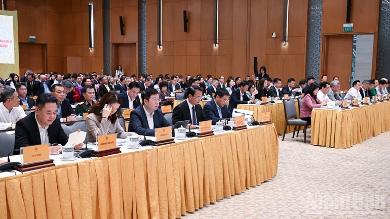 Các đồng chí lãnh đạo, đại biểu tham dự hội nghị. (Ảnh: Trần Hải)