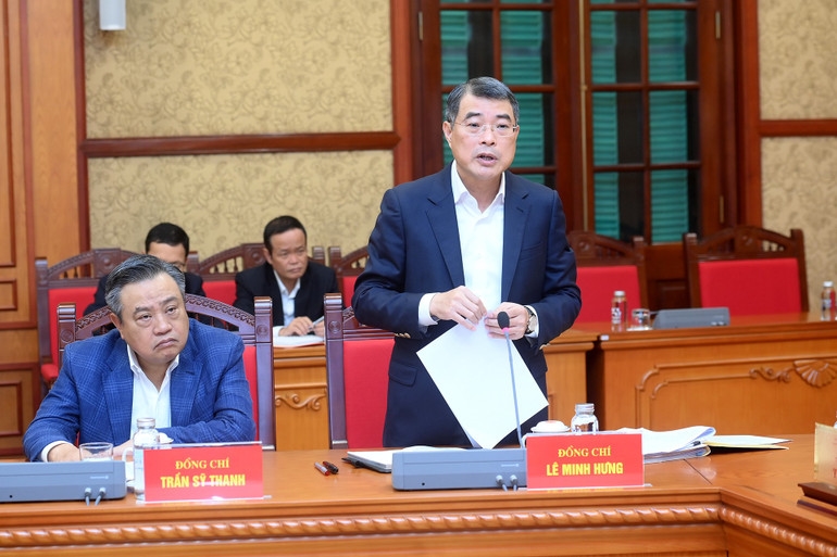 Đồng chí Lê Minh Hưng, Ủy viên Bộ Chính trị, Bí thư Trung ương Đảng, Trưởng Ban Tổ chức Trung ương phát biểu tại cuộc làm việc. (Ảnh: ĐĂNG KHOA)