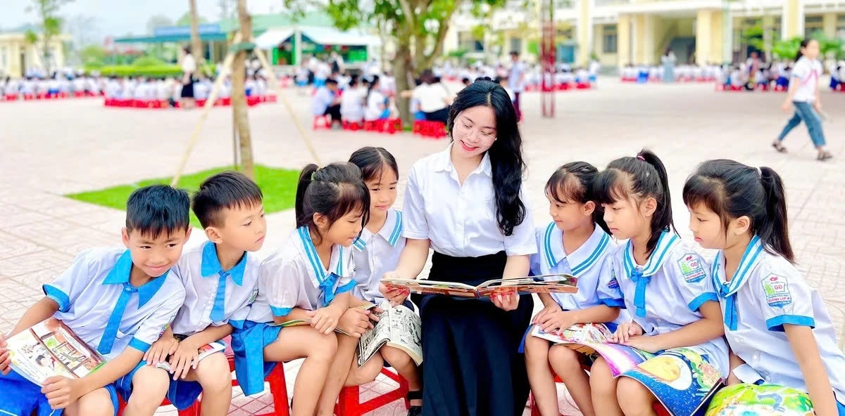 Cô giáo Lo Thị Bảo Vy là người Ơ Đu, một trong số 5 dân tộc ít người nhất Việt Nam. Đây cũng là lần đầu tiên một cô gái người Ơ Đu ứng cử đại biểu Quốc hội.