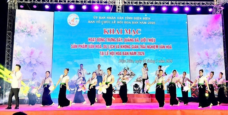 Chương trình văn nghệ đặc sắc chào mừng khai mạc không gian trưng bày văn hóa, du lịch tại Điện Biên.